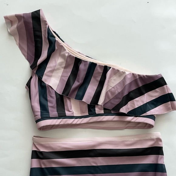 Albion fit icon wave striped one shoulder bikini set small - Picture 10 of 12